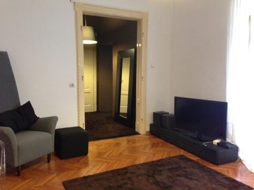 Valsabbion City Suite Pula Habitación foto